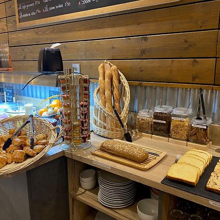 Logis Cris Hotel Et Restaurant, Lyon Sud-Est Corbas Εξωτερικό φωτογραφία