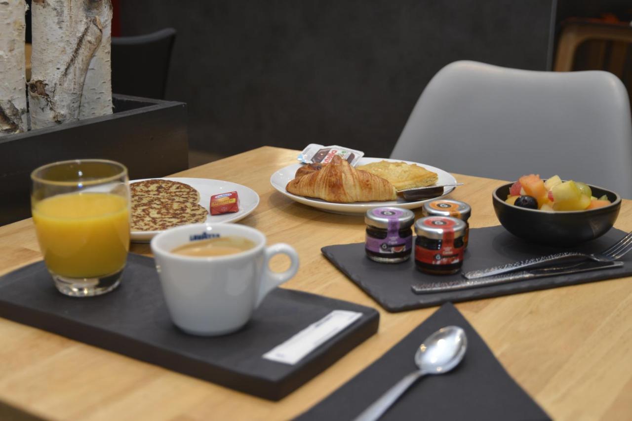 Logis Cris Hotel Et Restaurant, Lyon Sud-Est Corbas Εξωτερικό φωτογραφία