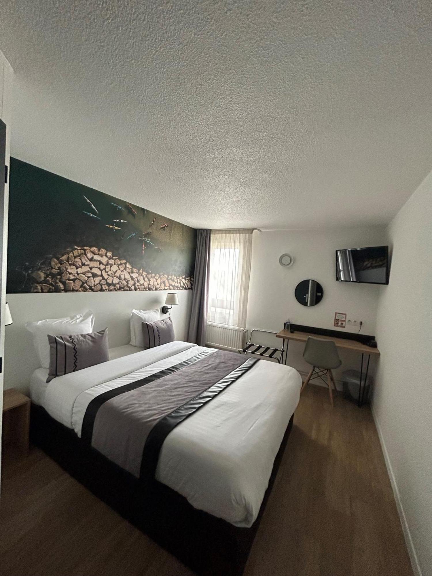 Logis Cris Hotel Et Restaurant, Lyon Sud-Est Corbas Εξωτερικό φωτογραφία