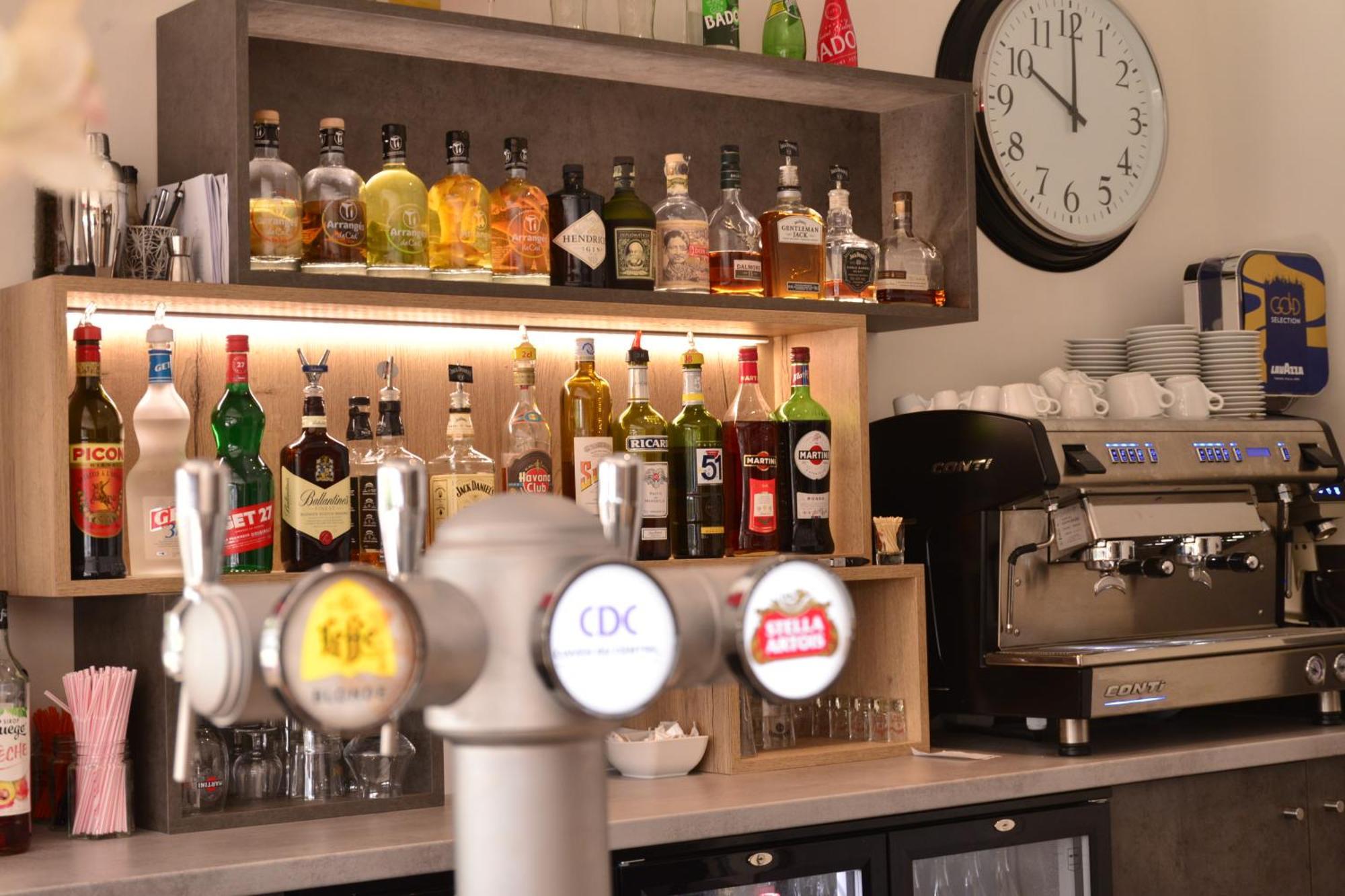 Logis Cris Hotel Et Restaurant, Lyon Sud-Est Corbas Εξωτερικό φωτογραφία