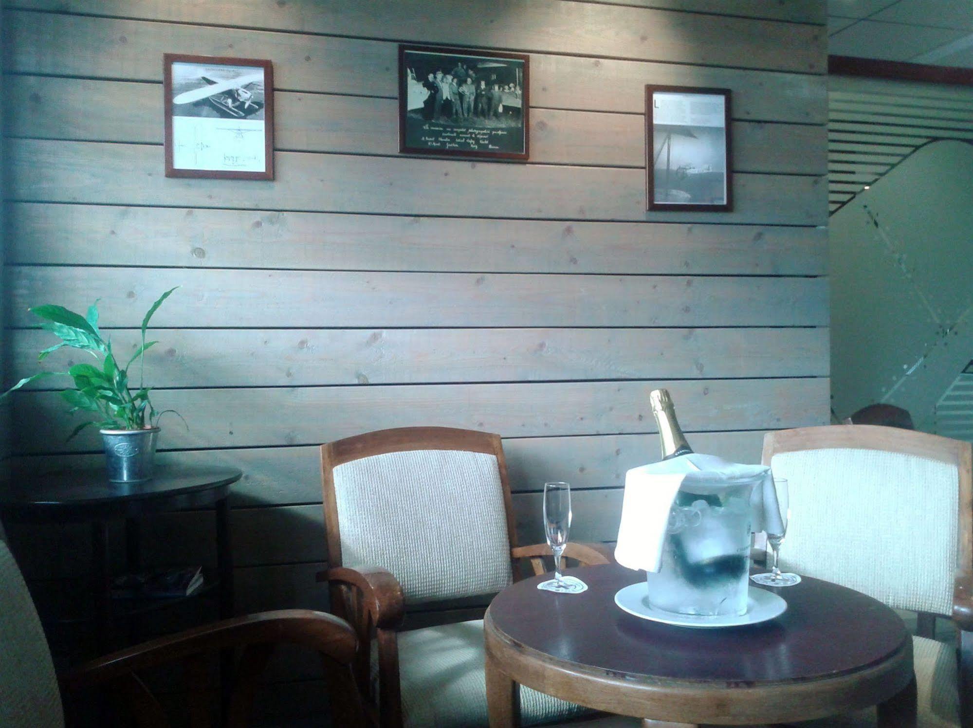 Logis Cris Hotel Et Restaurant, Lyon Sud-Est Corbas Εξωτερικό φωτογραφία